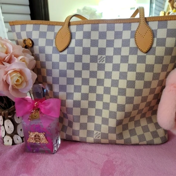 Louis Vuitton Cream and Tan Checkered Tote - Picture 3 of 13
